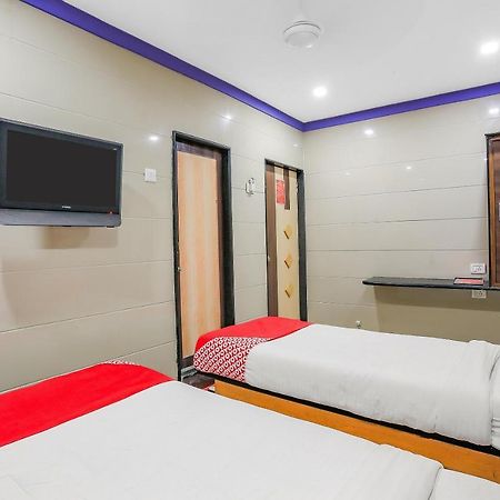 Oyo 10697 Hotel Suraj Inn Σουράτ Εξωτερικό φωτογραφία